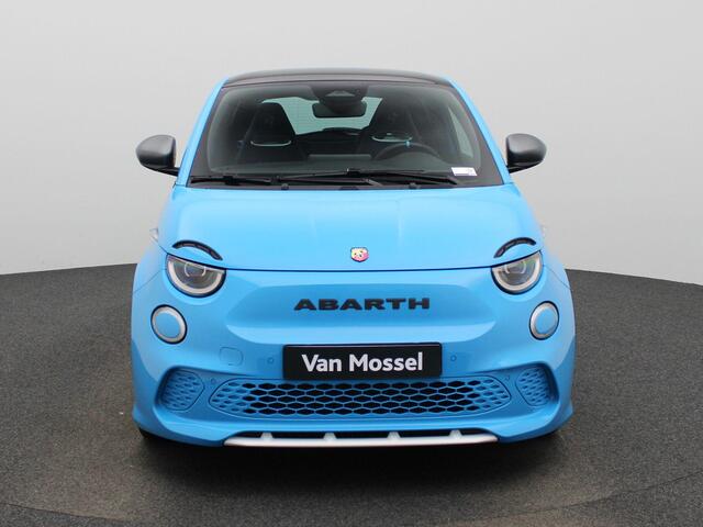 Abarth 500 Abarth Scorpionissima 42 kWh 155PK | Panoramadak | Navigatie | Sportstoelen | Alcantara Interieur | Stoelverwarming | Apple CarPlay & Android Auto