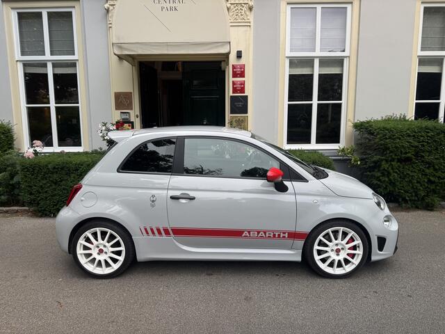 Abarth 595 1.4 T-Jet Competizione 70th Anniversary, Sabelt