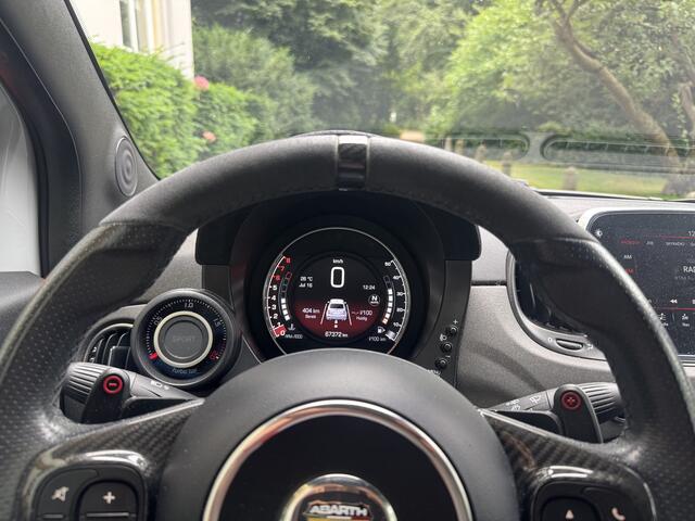 Abarth 595 1.4 T-Jet Competizione 70th Anniversary, Sabelt