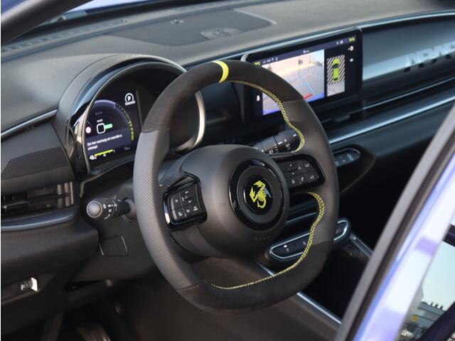 Abarth 600e Scorpionissima 54 kWh | Boek nu uw proefrit!