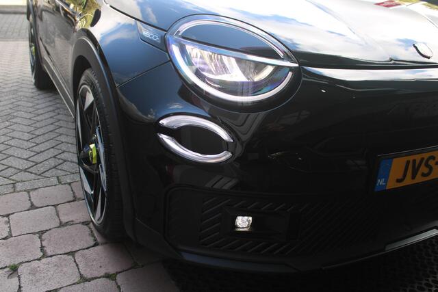 Abarth 600e Abarth Turismo 240PK 54 kWh | "TORSEN" MECHANISCH SPERDIFFERENTIEEL | SABELT SPORT STOELEN | 20" LICHTMETALEN VELGEN ABARTH DESIGN | ABARTH BODYKIT | PARKEERSENSOREN ACHTER | ABARTH REMKLAUWEN | ADAPTIVE CRUISE CONTROL | DRAADLOZE APPLE CARPLAY/ANDROID AUTO | DC SNELLAAD FUNCTIE | KEYLESS START | AUTOMATISCH DIMMENDE BINNENSPIEGEL |