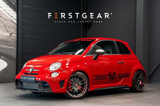 Abarth 695 Biposto *O.Z. Lichtmetalen velgen / Akrapovic / Carbon in-exterieur / Sportstoelen / Brembo-Remmen*