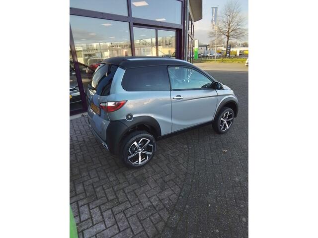 Aixam CROSSOVER Brommobiel Premium Emotion
