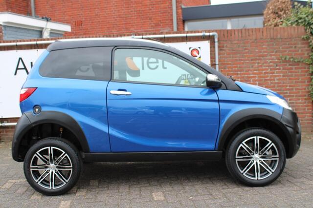 Aixam CROSSOVER Premium met o.a. airco, camera en a.b.s.