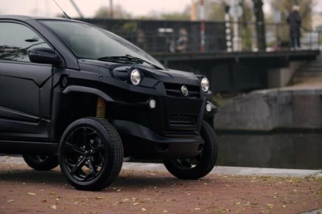 Aixam MEGA Black Edition