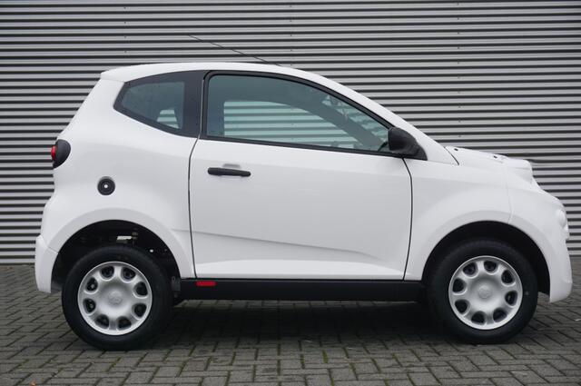 Aixam Minauto Acces 45KM/H DIESEL AUTOMAAT RADIO | BLUETOOTH | LED!