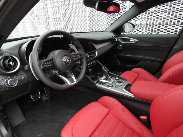 Alfa Romeo GIULIA 2.0T 280PK AWD Veloce ! Full Option | Panorama dak | Harman Kardon !