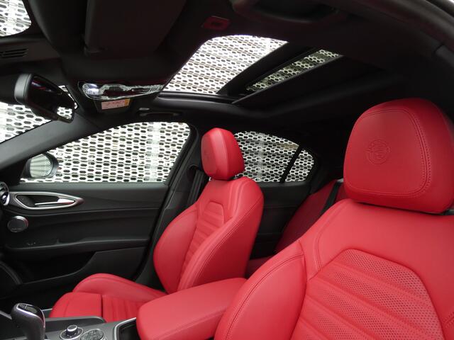 Alfa Romeo GIULIA 2.0T 280PK AWD Veloce ! Full Option | Panorama dak | Harman Kardon !