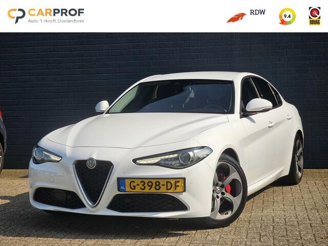 Alfa Romeo GIULIA 2.2 / 230 PK / BTW AUTO / TREKHAAK /LEDER / XENON /