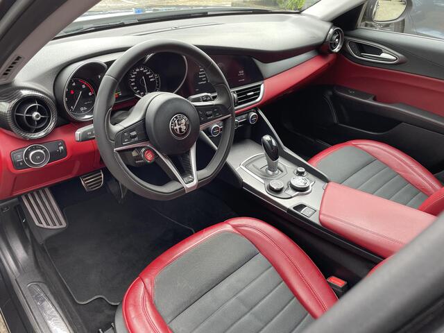 Alfa Romeo GIULIA 2.2 Super Xenon + 19inch + Top onderhouden