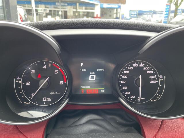 Alfa Romeo GIULIA 2.2 Super Xenon + 19inch + Top onderhouden