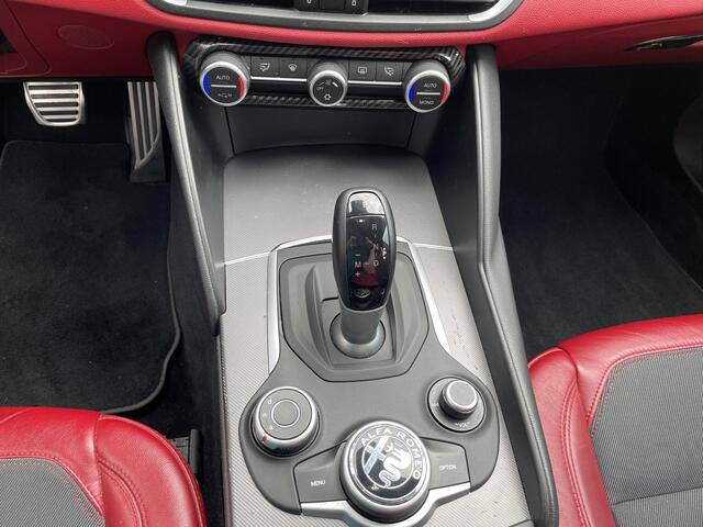 Alfa Romeo GIULIA 2.2 Super Xenon + 19inch + Top onderhouden