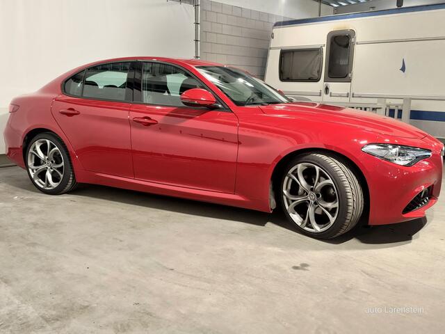 Alfa Romeo GIULIA 2.0T 200pk Super Business 147kw Navi / Carplay / Camera / Navi / Winter Pack