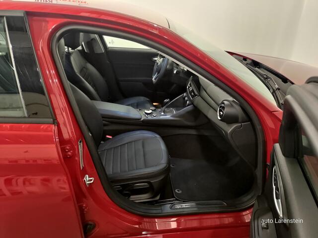 Alfa Romeo GIULIA 2.0T 200pk Super Business 147kw Navi / Carplay / Camera / Navi / Winter Pack