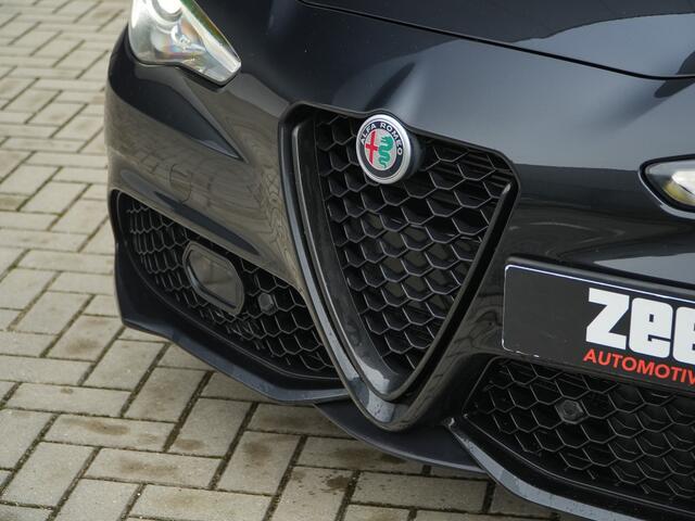 Alfa Romeo GIULIA 2.0 Turbo 280 PK AWD Veloce | Navi | Carplay | Driver | BTW | 19