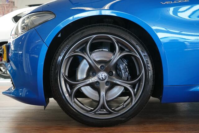 Alfa Romeo GIULIA 2.0 T AWD Veloce