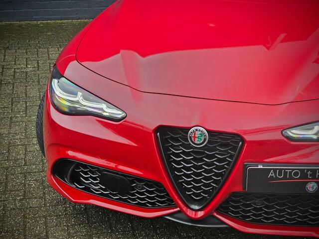 Alfa Romeo GIULIA 2.0 T GME AWD Veloce / HARMAN KAR. / RIJ-ASSISTENT /