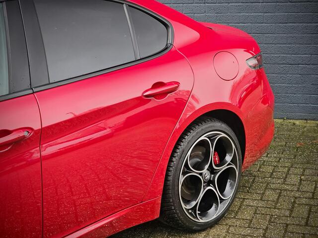 Alfa Romeo GIULIA 2.0 T GME AWD Veloce / HARMAN KAR. / RIJ-ASSISTENT /