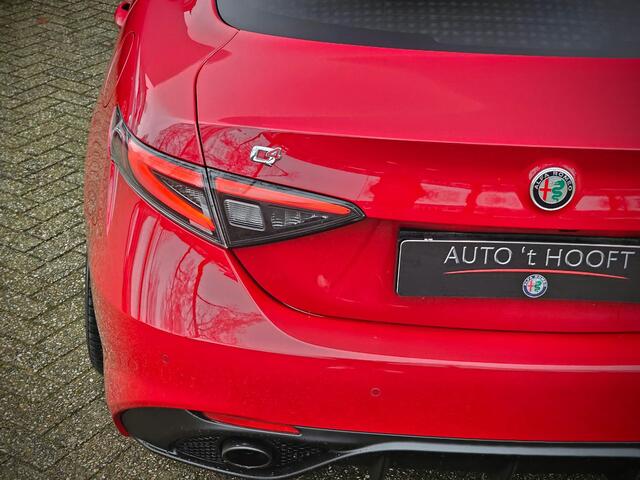 Alfa Romeo GIULIA 2.0 T GME AWD Veloce / HARMAN KAR. / RIJ-ASSISTENT /