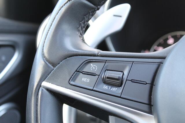 Alfa Romeo GIULIA 2.0T 280PK AWD Veloce | Panoramadak | Harman Kardon | BLIS | Leder | Camera | Dealer Onderhouden