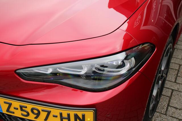 Alfa Romeo GIULIA 2.0 T 280PK GME AWD VELOCE | ROSSO ETNA | HARMAN EN KARDON AUDIO | RIJASSISTENPAKKET | DODEHOEK DETECTIE | ELEKTRISCH BEDIENBARE VOORSTOELEN MET GEHEUGEN FUNCTIE | LEDEREN BEKLEDING | FULL LED KOPLAMPEN | NAVIGATIE | APPLE CARPLAY/ANDROID AUTO | PARKEERSE