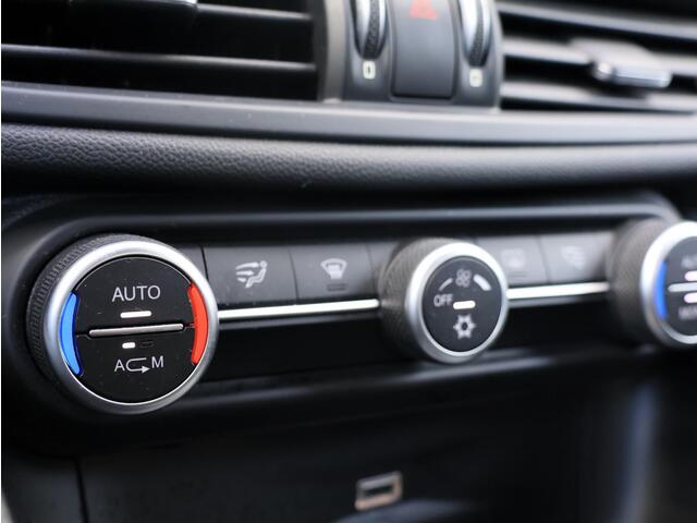 Alfa Romeo GIULIA 2.0T Super | Navigatie | Cruise Control |