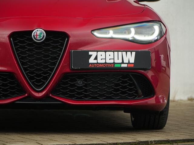 Alfa Romeo GIULIA 2.0 Turbo 280 PK Competizione Q4 AWD | Pano | Harman | 19"