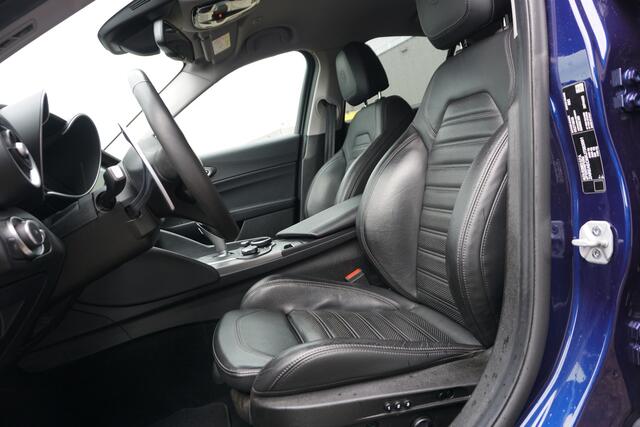 Alfa Romeo GIULIA 2.0T Super | LEDER | MEMORY | STOEL/STUURVERWARMING | XENON |
