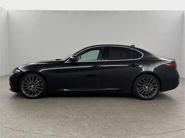 Alfa Romeo GIULIA 2.2 Eco Business Super 180PK LED Camera Cruise Clima Navi Leder 19"LMV