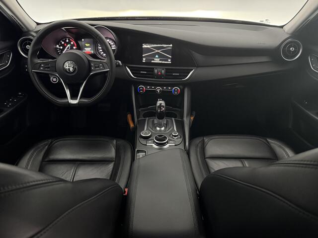 Alfa Romeo GIULIA 2.2 Eco Business Super 180PK LED Camera Cruise Clima Navi Leder 19"LMV