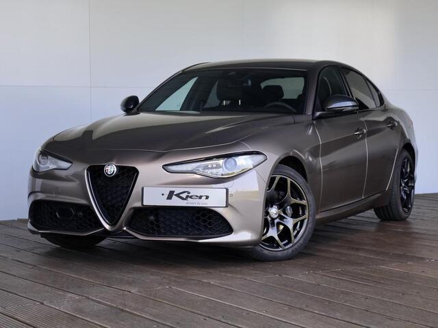 Alfa Romeo GIULIA 2.0T B-Tech | Sportstoelen | Schakelflippers | Stoel- & stuurverwarming | Unieke kleur