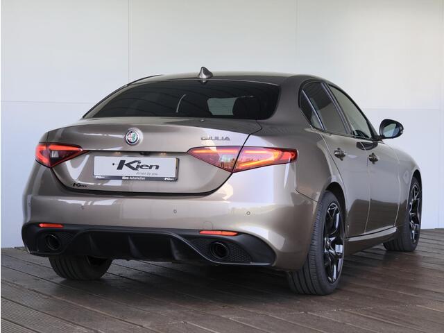 Alfa Romeo GIULIA 2.0T B-Tech | Sportstoelen | Schakelflippers | Stoel- & stuurverwarming | Unieke kleur