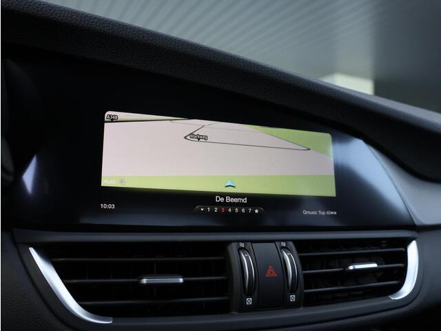 Alfa Romeo GIULIA 2.0T B-Tech | Sportstoelen | Schakelflippers | Stoel- & stuurverwarming | Unieke kleur