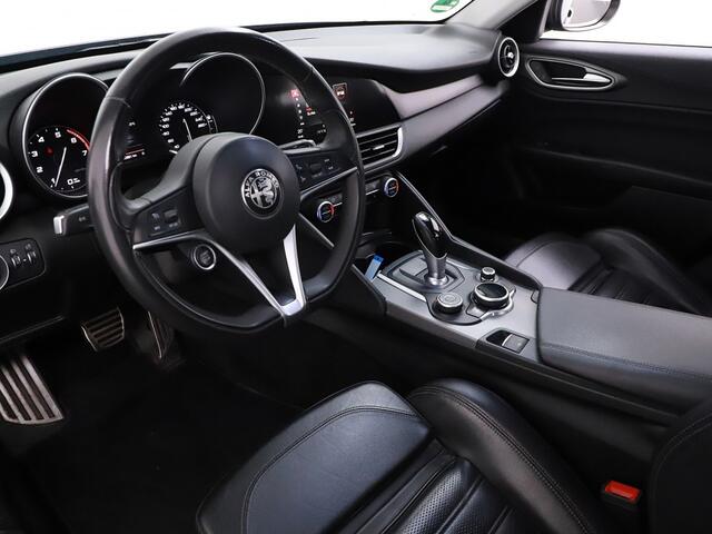 Alfa Romeo GIULIA 2.0T Super | Leder | Memory | Stoelverwarming | 06-2018 133.881 KM