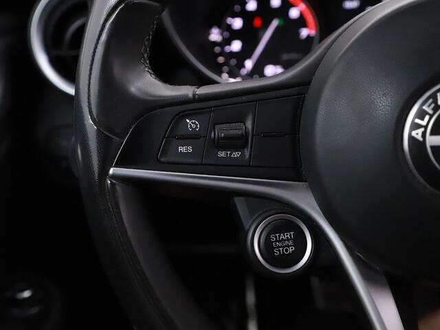 Alfa Romeo GIULIA 2.0T Super | Leder | Memory | Stoelverwarming | 06-2018 133.881 KM