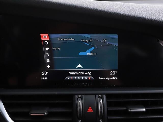 Alfa Romeo GIULIA 2.0T Super | Leder | Memory | Stoelverwarming | 06-2018 133.881 KM