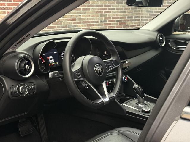 Alfa Romeo GIULIA 2.0T Super Leder | Xenon | Automaat | Rijklaar