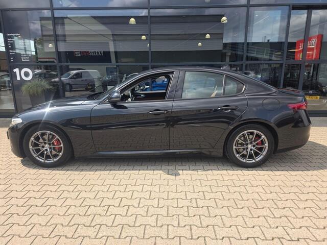 Alfa Romeo GIULIA 2.2 Super Corporate Edition *Trekhaak & Xenon*