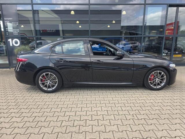 Alfa Romeo GIULIA 2.2 Super Corporate Edition *Trekhaak & Xenon*
