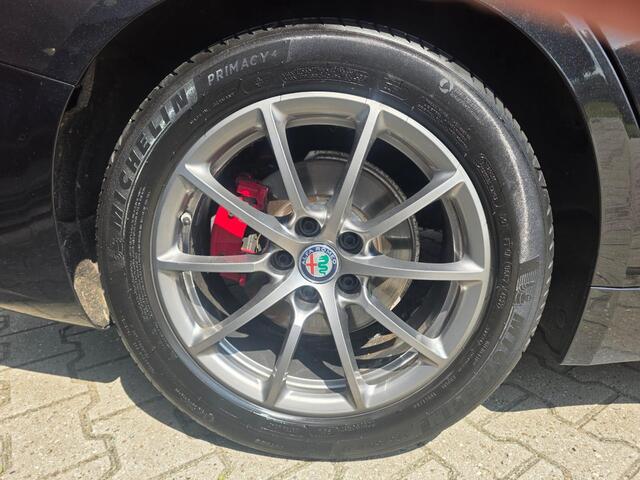 Alfa Romeo GIULIA 2.2 Super Corporate Edition *Trekhaak & Xenon*