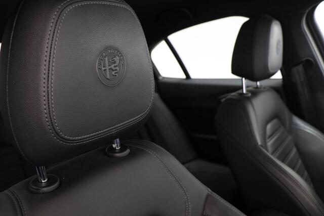 Alfa Romeo GIULIA 2.0T Super | CONVENIENCE / DRIVER ASSISTANCE- PACK | LEDER | STUURVERWARMING | DAB | CAMERA | 18"