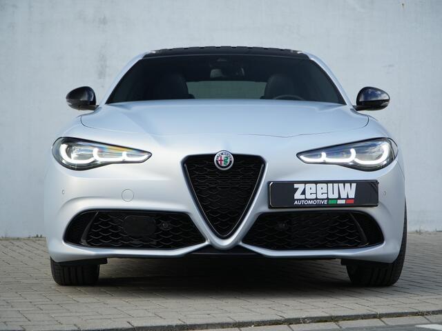 Alfa Romeo GIULIA 2.0 Turbo 280 PK Competizione Q4 AWD | Pano | Harman | 19"