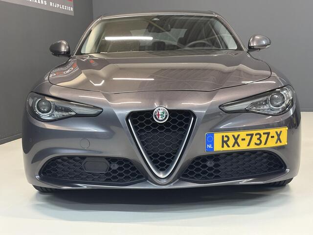 Alfa Romeo GIULIA 2.0T Super 200pk of 310pk Veloce interieur, Schakelflippers