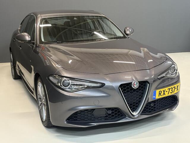 Alfa Romeo GIULIA 2.0T Super 200pk of 310pk Veloce interieur, Schakelflippers