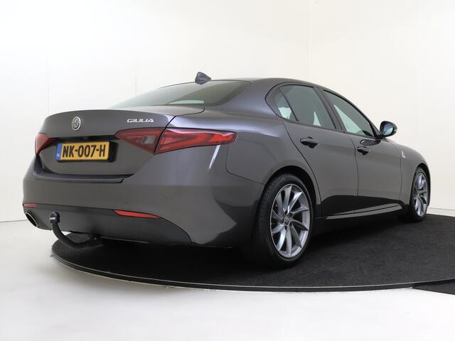 Alfa Romeo GIULIA 2.0T Super Leren bekleding | Camera achter | Navigatie