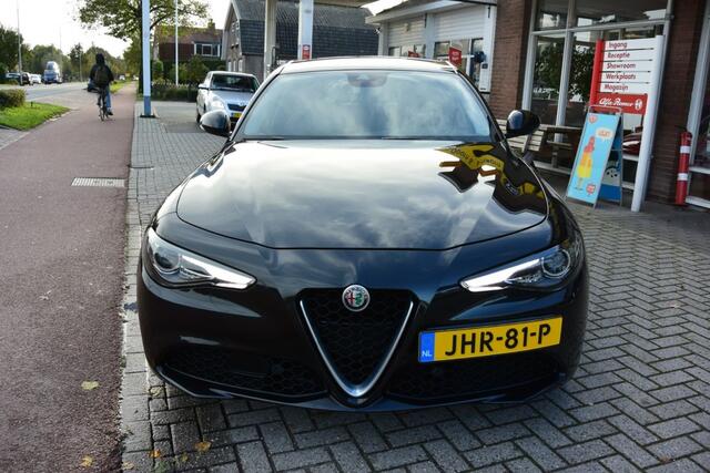 Alfa Romeo GIULIA 2.0T Super Corporate Edition
