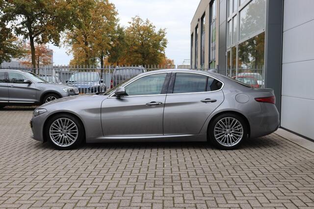 Alfa Romeo GIULIA 2.0T SUPER/ORIG.NL/BI-XENON AD./HARMAN KARDON/LEER/18