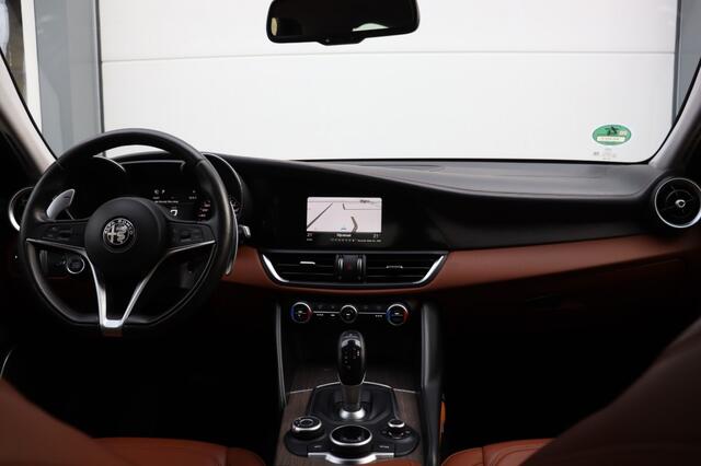 Alfa Romeo GIULIA 2.0T SUPER/ORIG.NL/BI-XENON AD./HARMAN KARDON/LEER/18