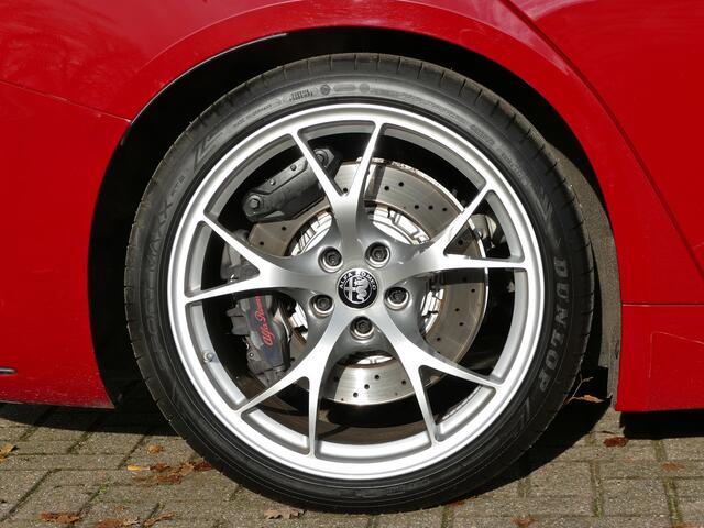 Alfa Romeo GIULIA 2.9 V6 Quadrifoglio