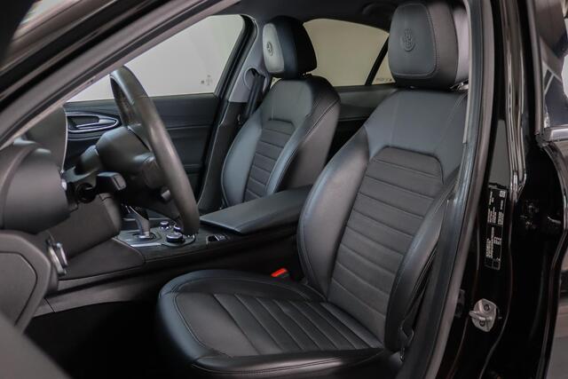 Alfa Romeo GIULIA 2.0T Super 305 PK Lederen bekleding, Afneembare Trekhaak, Memory, Camera